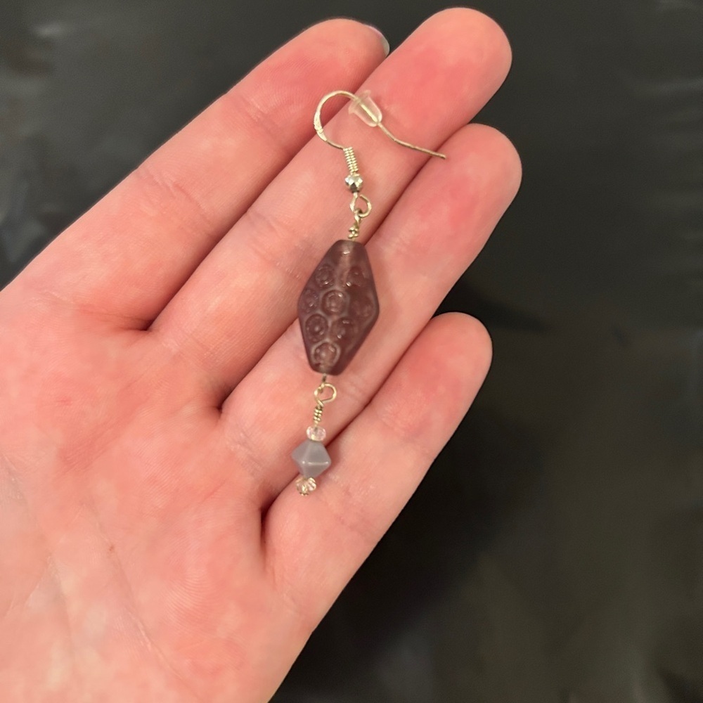 Muted purple drop earrings - Picture 2 of 2